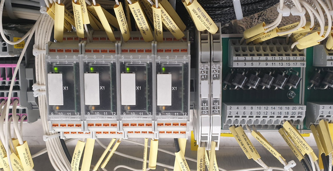LCON TLSA Temperature Analog-Limit-Switch - Lütze Transportation GmbH LCON TLSA Temperature Analog-Limit-Switch - Lütze Transportation GmbH