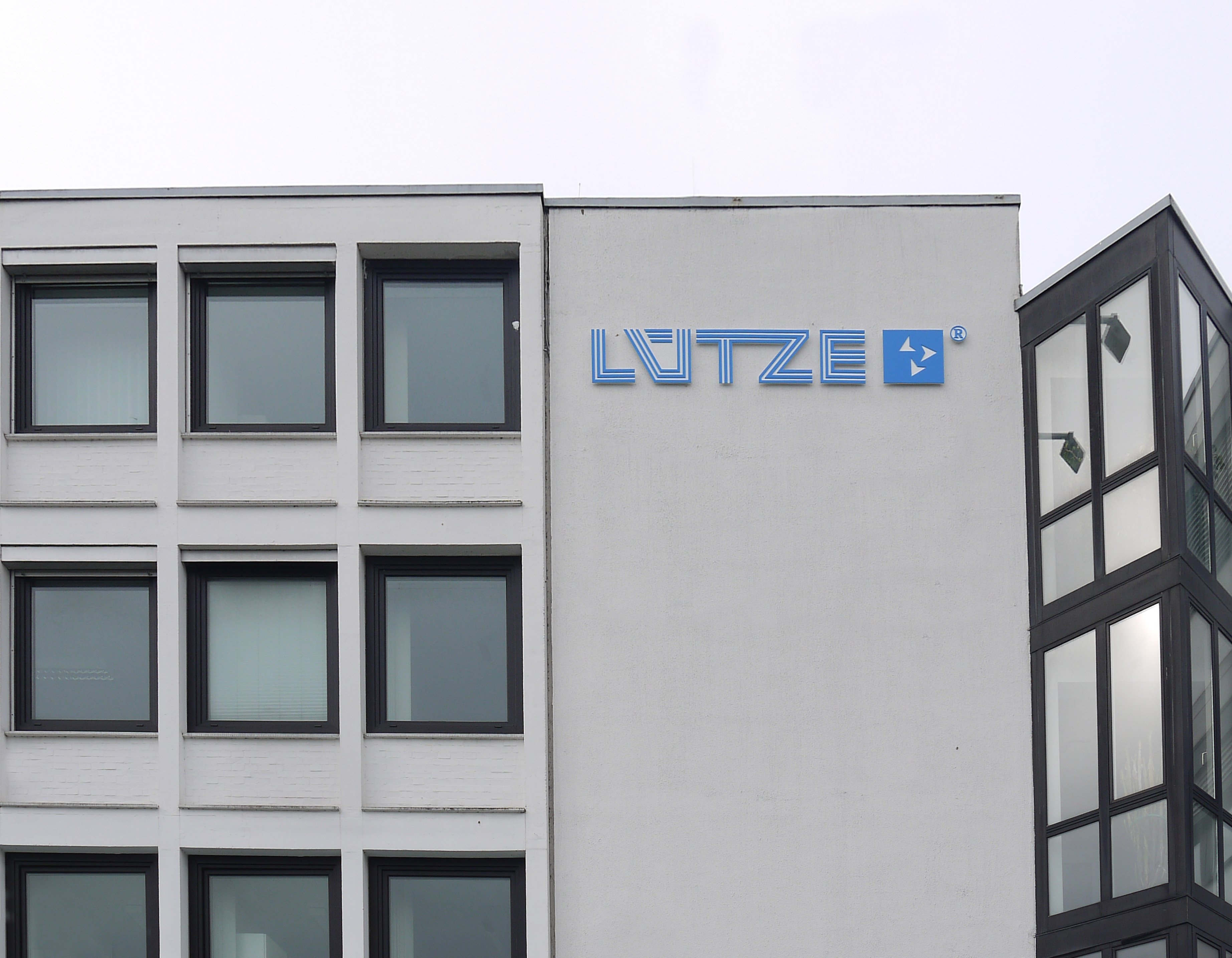 LÜTZE erweitert Standort Weinstadt - LÜTZE Transportation GmbH